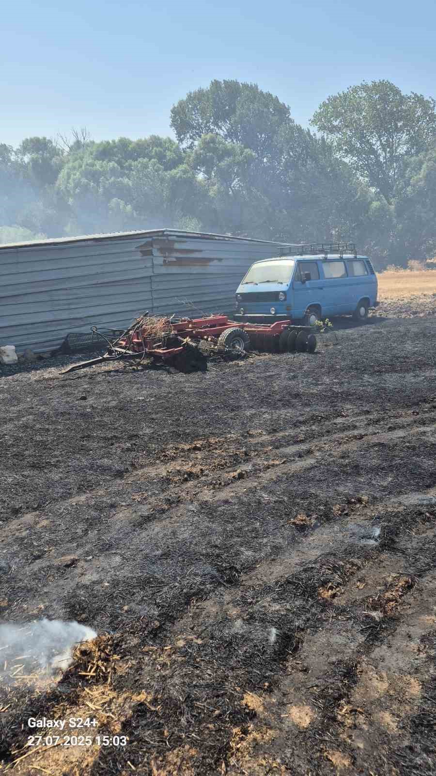 Bandırma’da anız ve ot yangını söndürüldü 