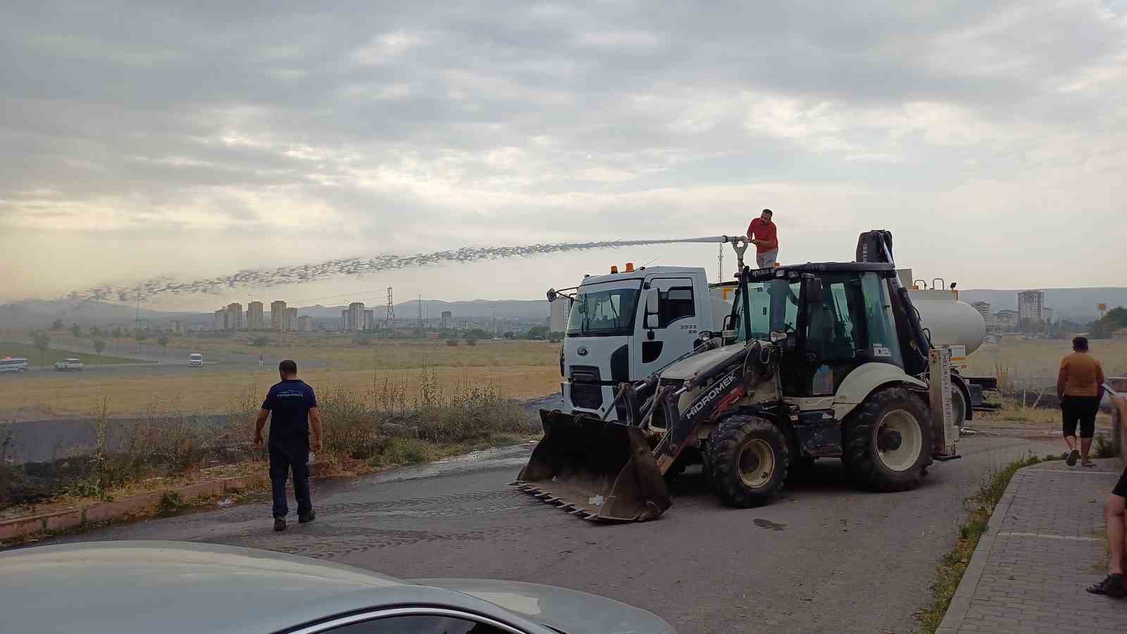 Ot yangını büyümeden söndürüldü 