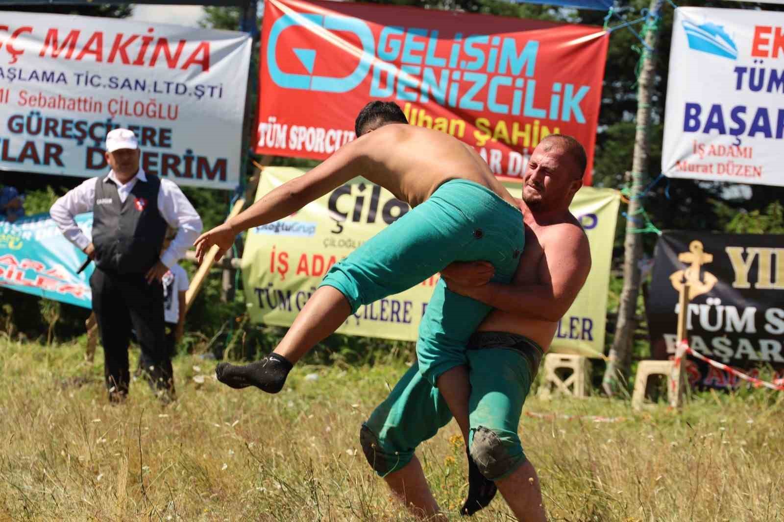 Alaçam’daki şenlikte Başpehlivan Resul Güne orman şehitleri adına güreşti 