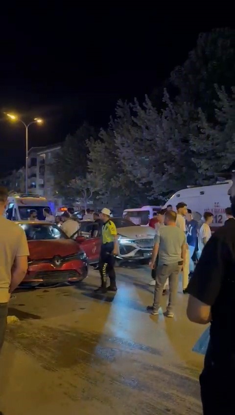 Bursa’da zincirleme kaza: 4 yaralı 
