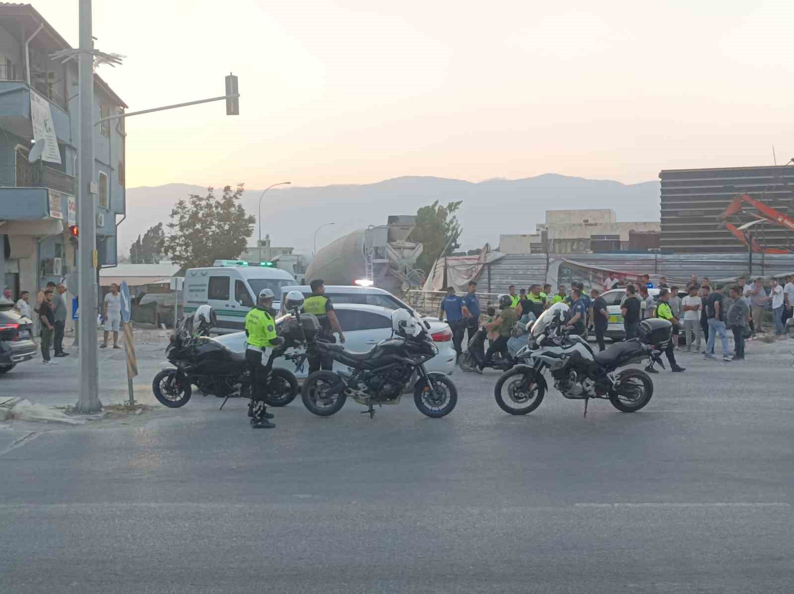 Beton mikseri motosikleti ezdi: 2 ölü 