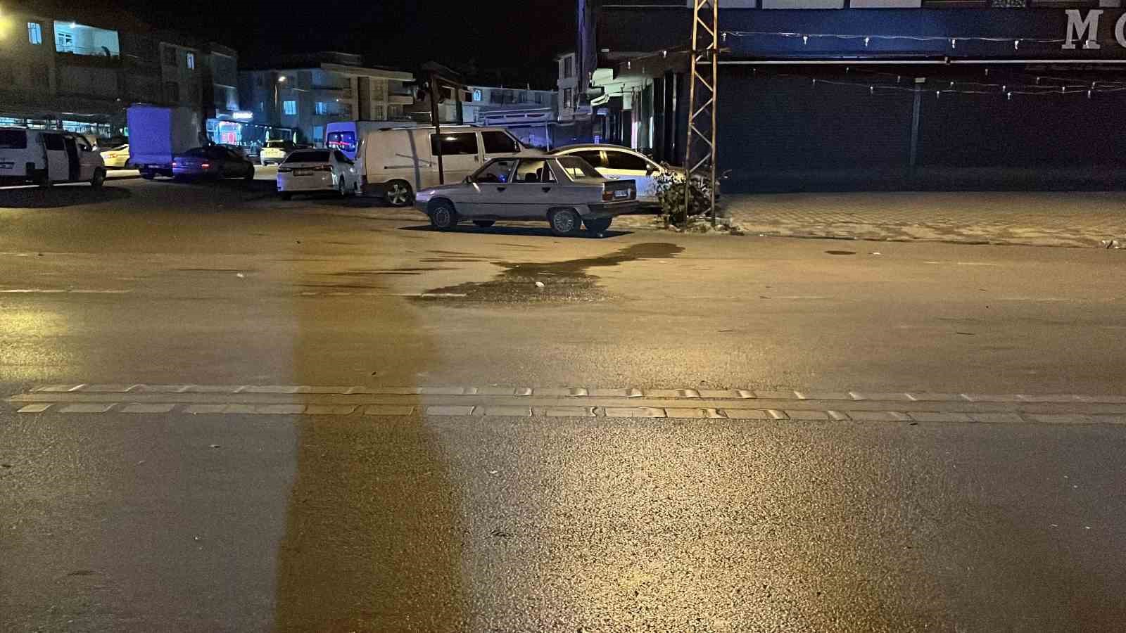 Yola fırlayan çocuğa iki otomobil çarptı 