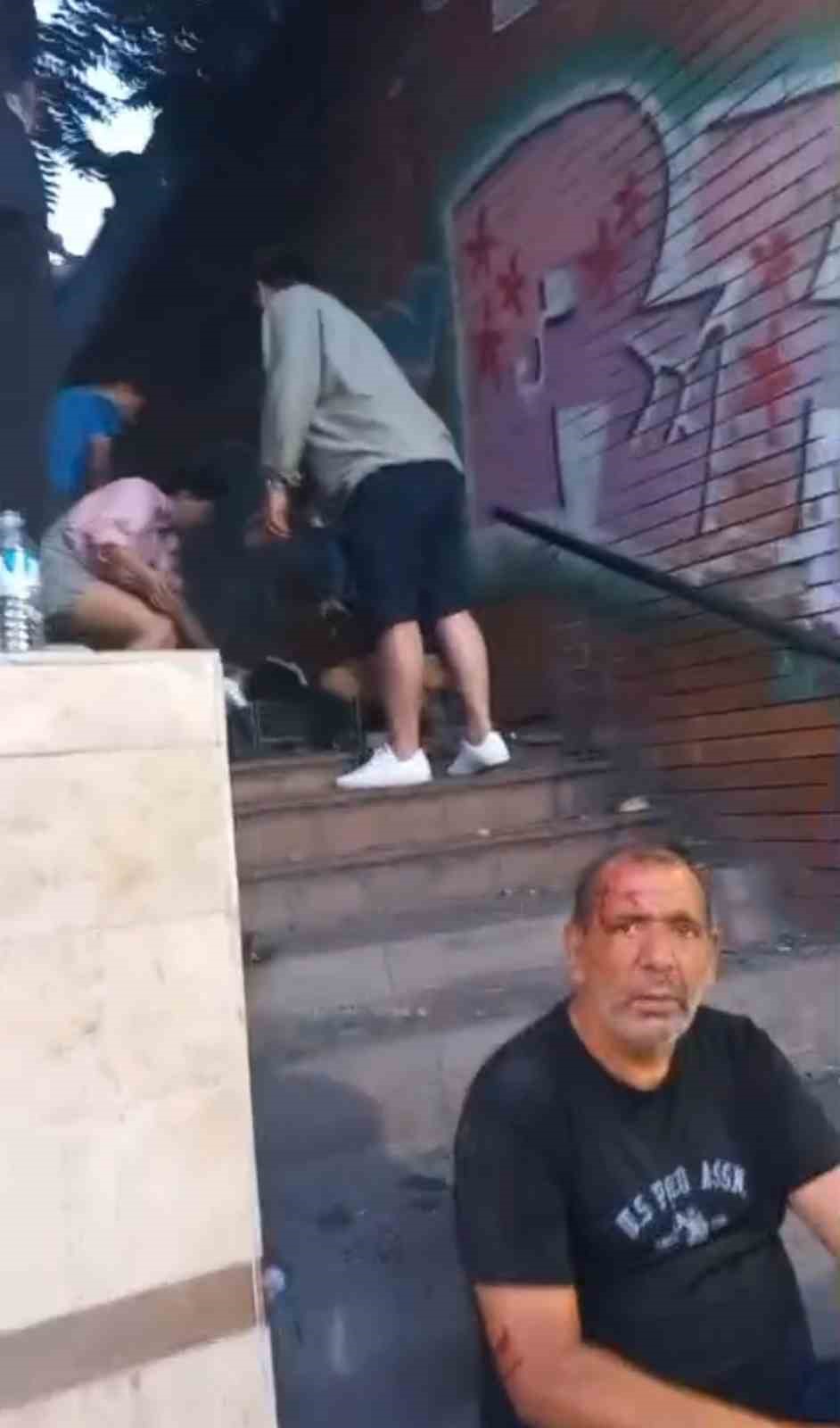 Beyoğlu’nda minibüs otobüse çarptı: 2’si ağır 5 yaralı 