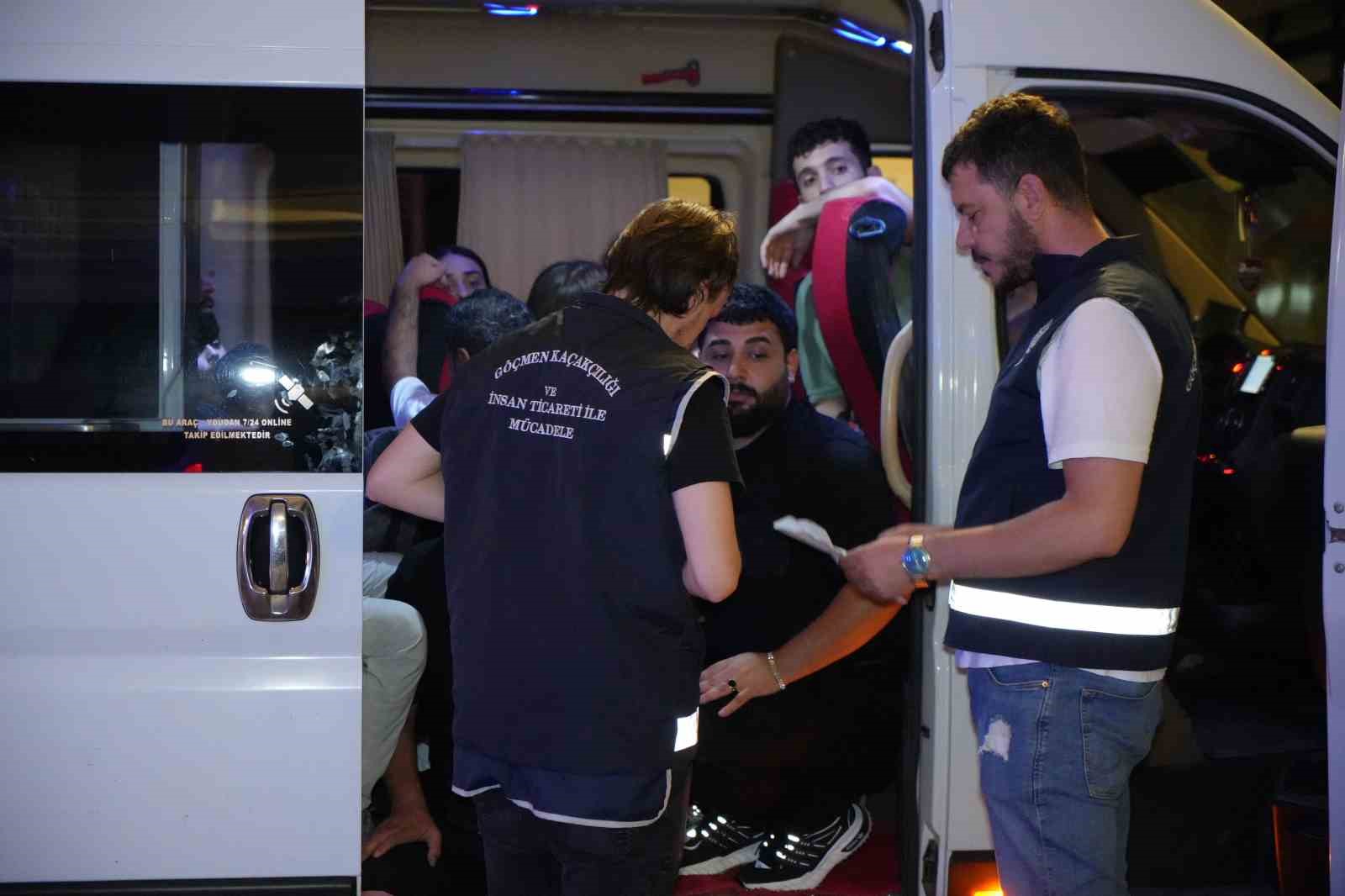 Edirne’de kaçak göçmen operasyonu: 27 kişi yakalandı 