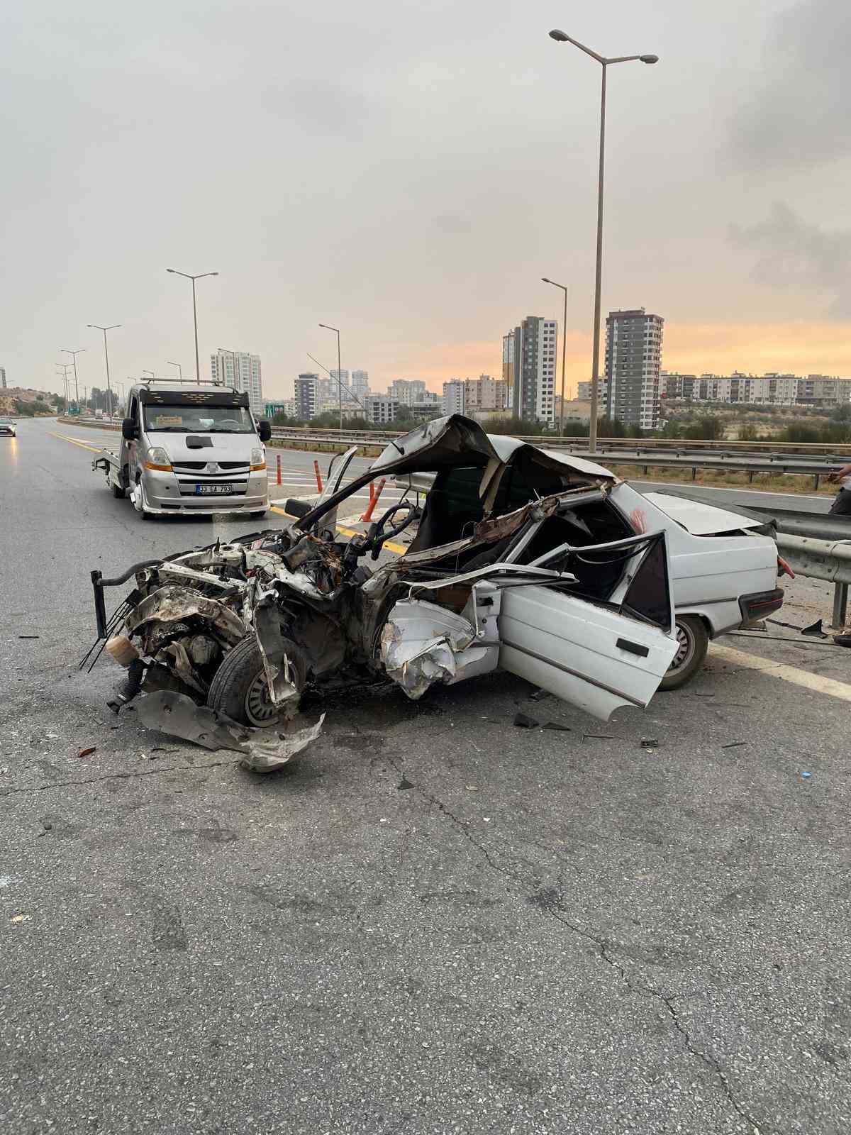 Tarsus’ta trafik kazası: İki kardeşten biri öldü, diğeri yaralandı 