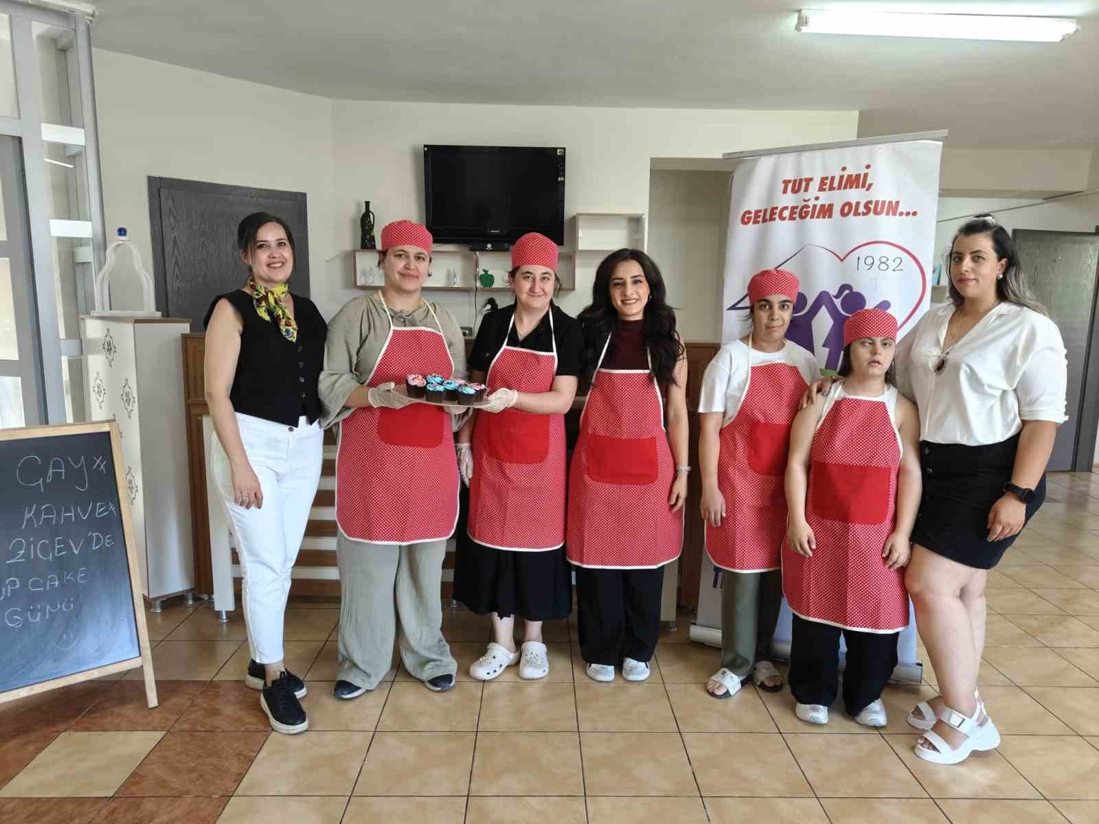 En özel ‘kantin’: Özel öğrenciler hem üretiyor hem de satıyor 