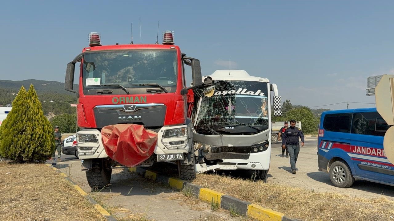 Karabük’te arazöz midibüsle çarpıştı: 3 yaralı 