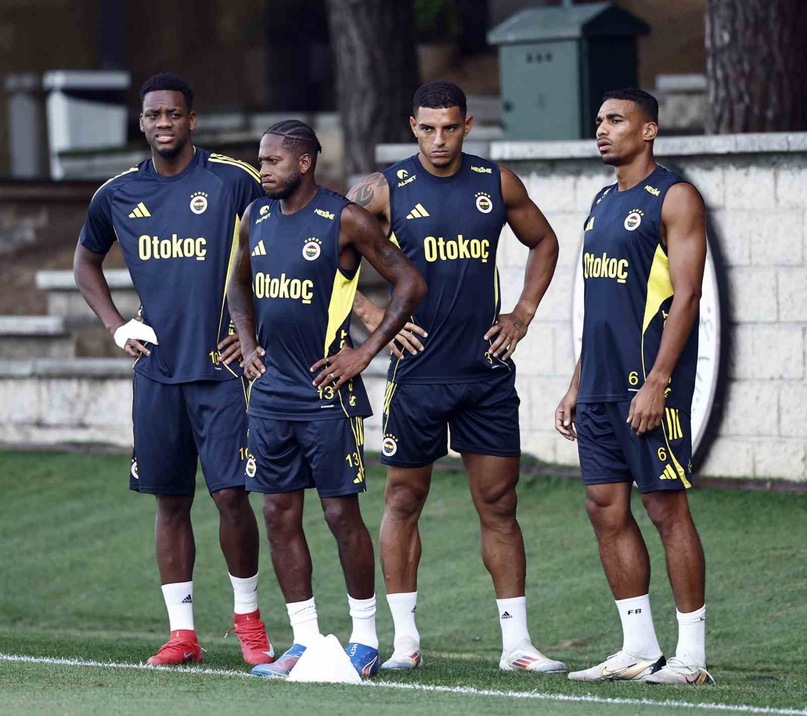 Fenerbahçe, hazırlıklarına Samandıra’da devam etti 