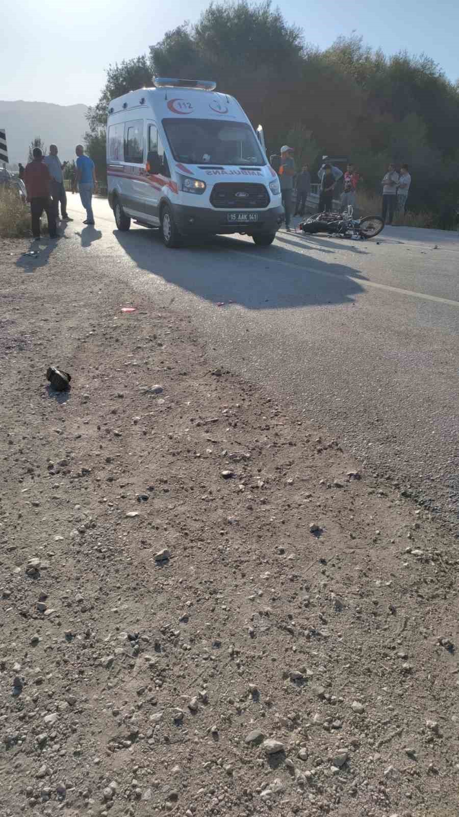 Lüks otomobile çarpan motosikletin sürücüsü ağır yaralandı 
