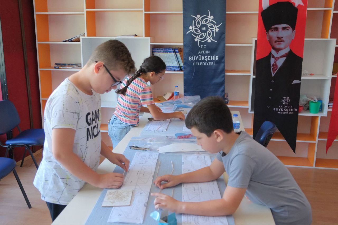 Aydın Büyükşehir Belediyesi’nin model uçak kursları başladı 