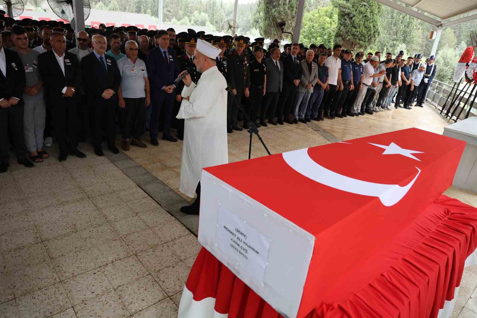 Şehit Jandarma Uzman Çavuş Yıldırım, Adana’da son yolculuğuna uğurlandı 