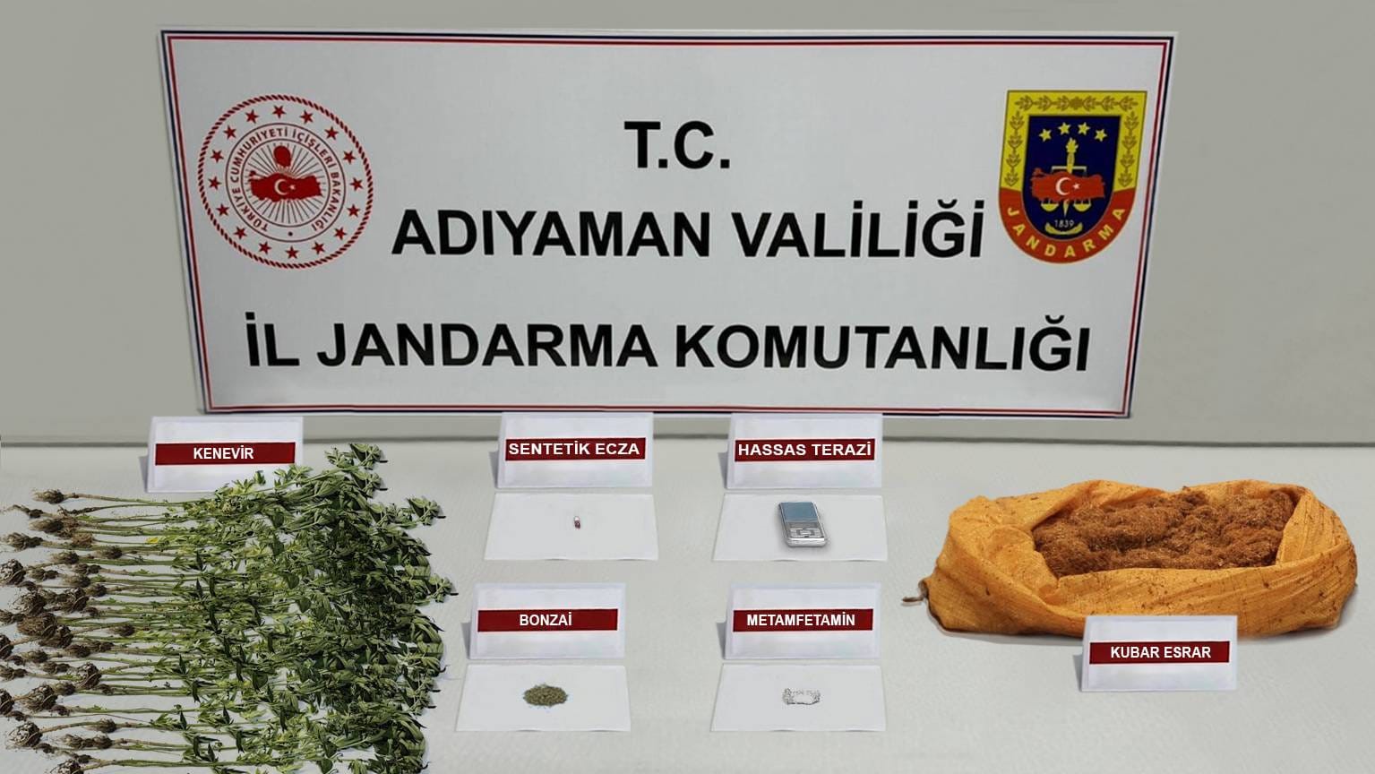 Uyuşturucu operasyonlarında yakalanan 43 şahıstan 8’i tutuklandı 