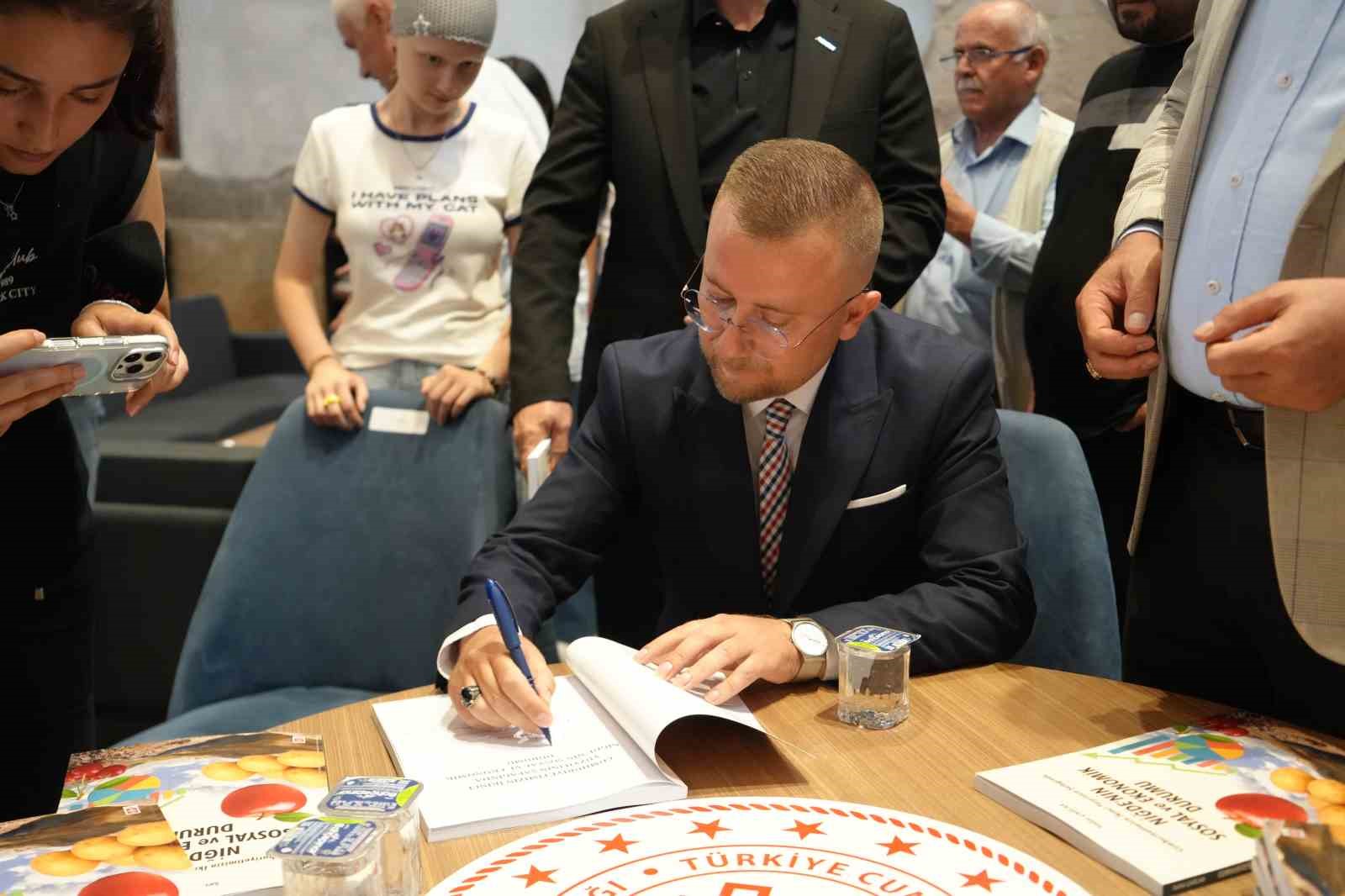 Niğde’nin 10 yıllık sosyoekonomik değişimi kitaplaştırıldı 