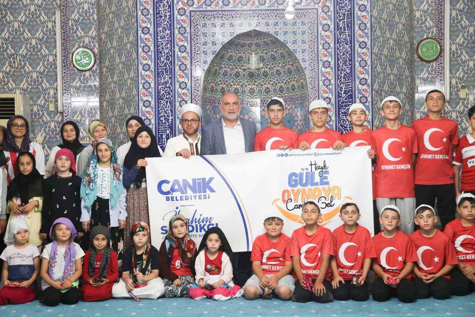Camiler çocuklarla şenlendi: Geleneksel projeye ilgi büyük 