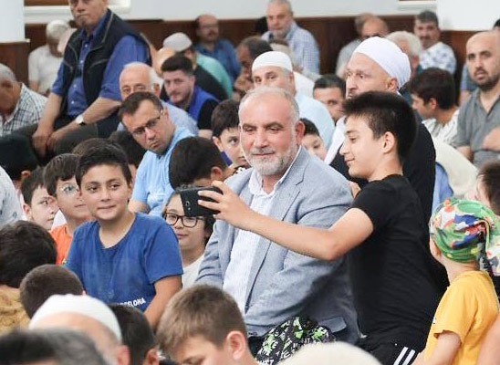 Camiler çocuklarla şenlendi: Geleneksel projeye ilgi büyük 