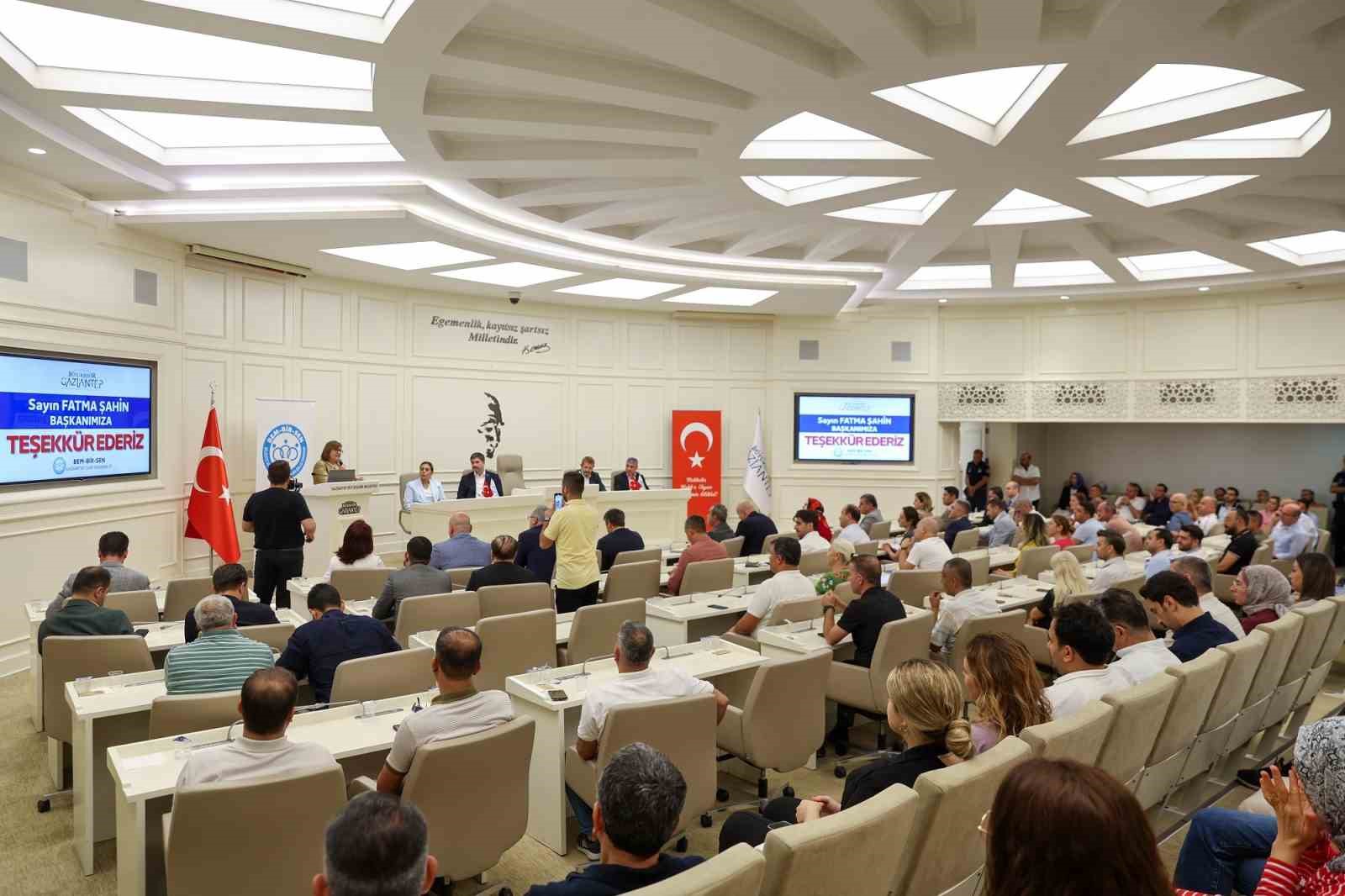 Büyükşehir’den personeline güçlü destek 
