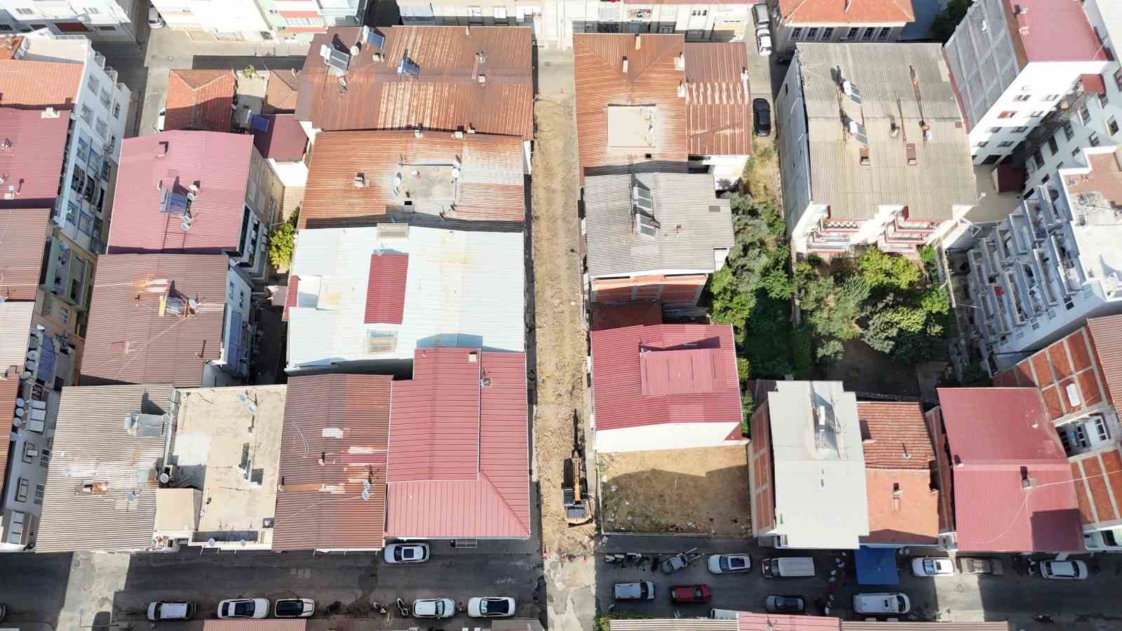 Kurtuluş’ta yol çalışmaları başladı 
