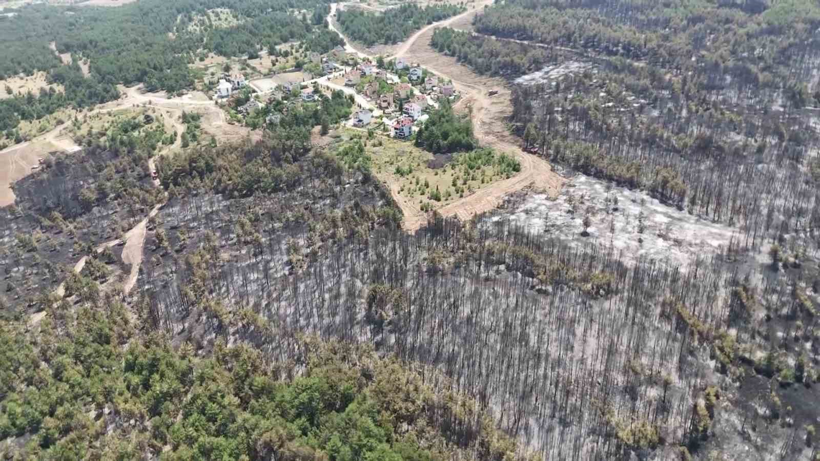 Dron görüntüleri yangın tehlikesinin boyutunu gösterdi 