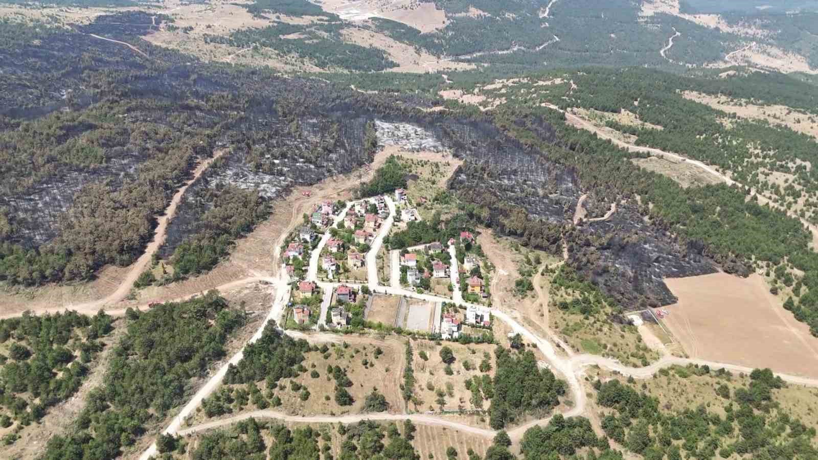 Dron görüntüleri yangın tehlikesinin boyutunu gösterdi 