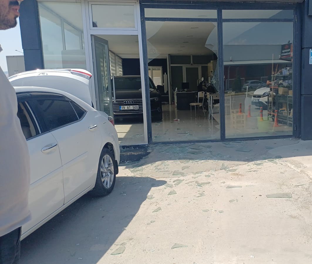 Oto galeriye silahlı saldırı: 1 yaralı 
