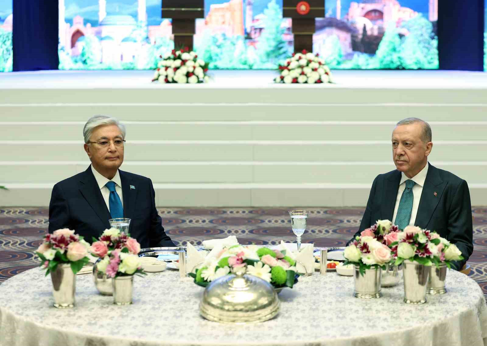 Cumhurbaşkanı Erdoğan tarafından Kazakistan Cumhurbaşkanı Tokayev’e Devlet Nişanı tevcih edildi 