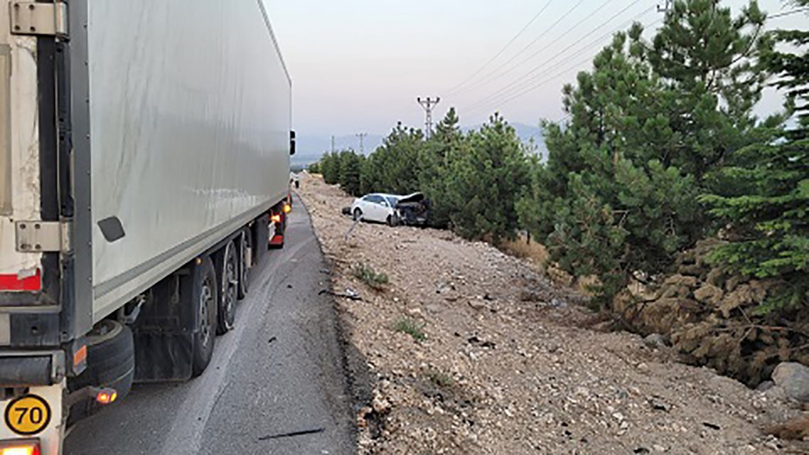 Malatya’da iki otomobil çarpıştı: 1 ölü, 2 yaralı 