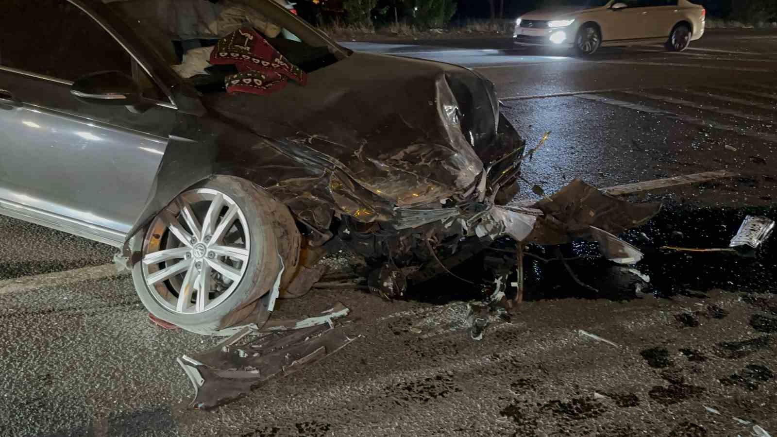 Adıyaman’da iki otomobil çarpıştı: 3 yaralı 