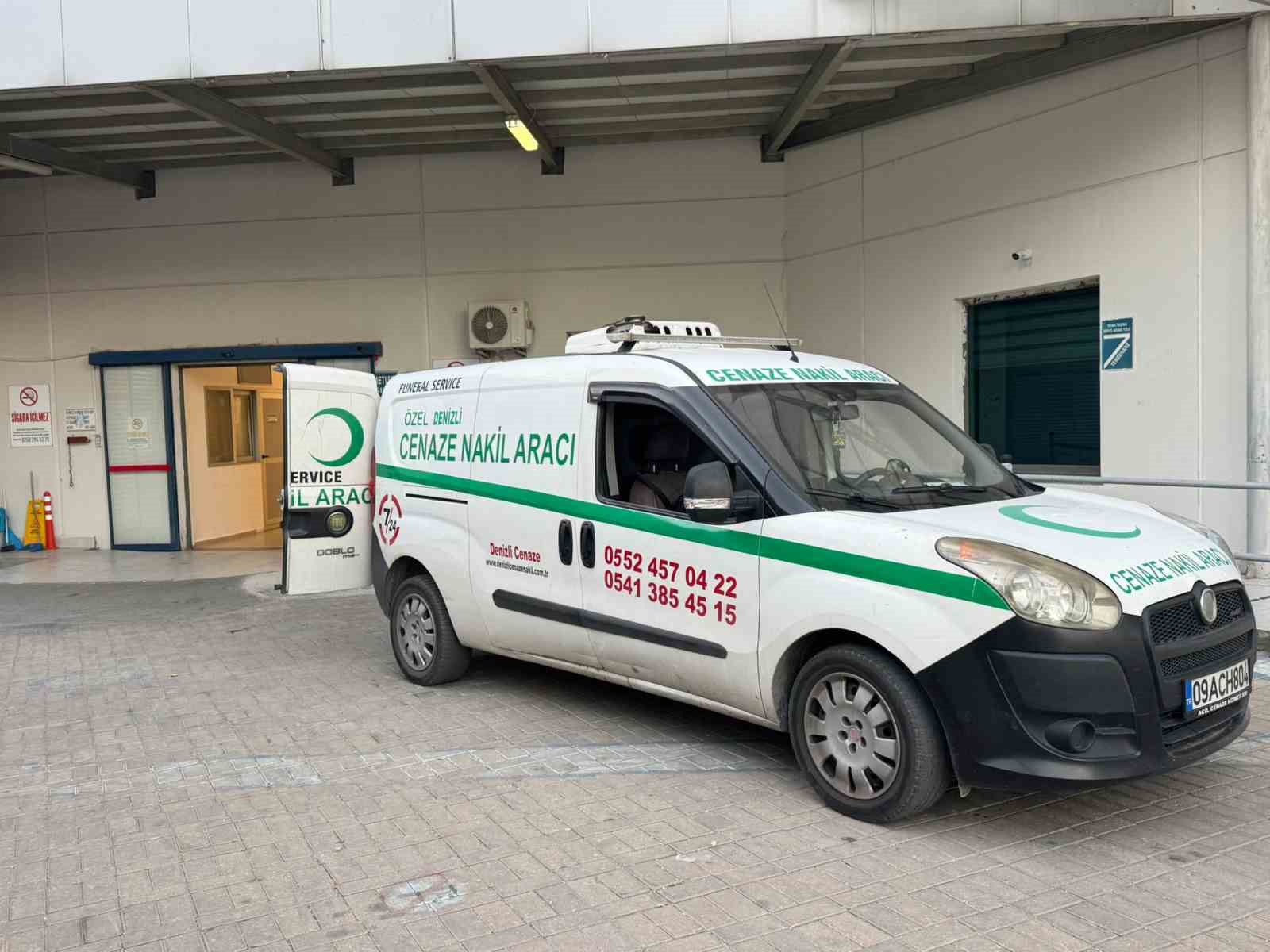Şakalaşma bıçaklı kavgaya dönüştü: 1 ölü 