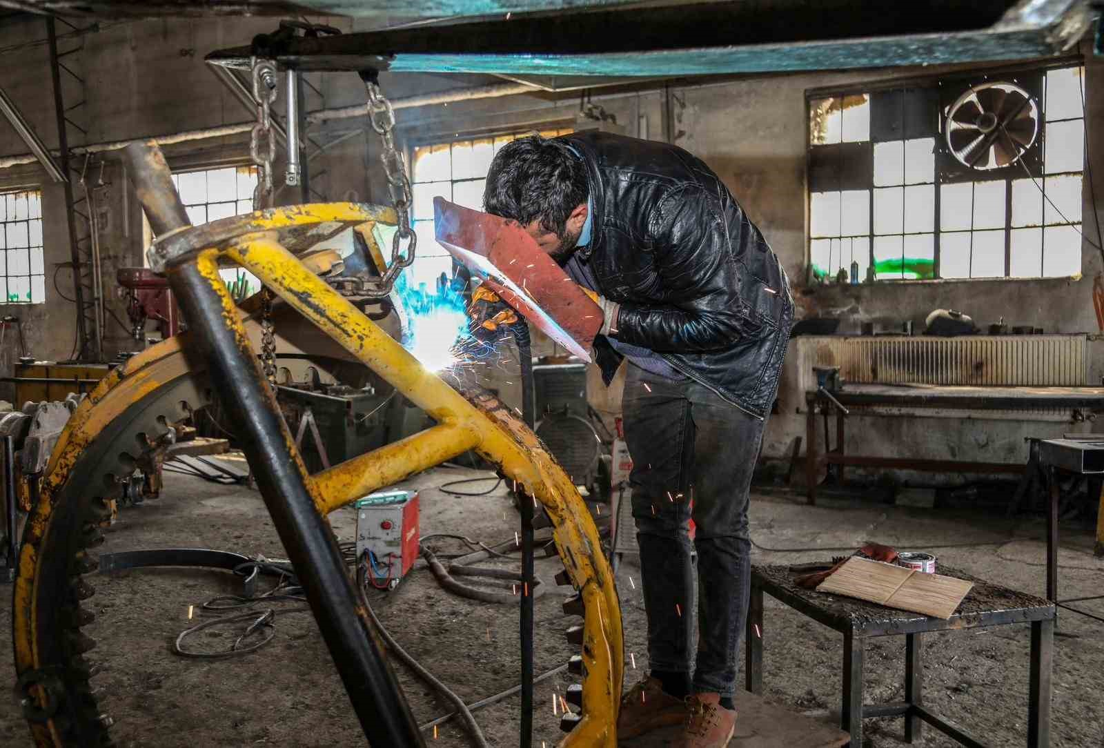 Van Büyükşehir Belediyesi 7 ayda 7 bin 180 bakım onarım işi yaptı 