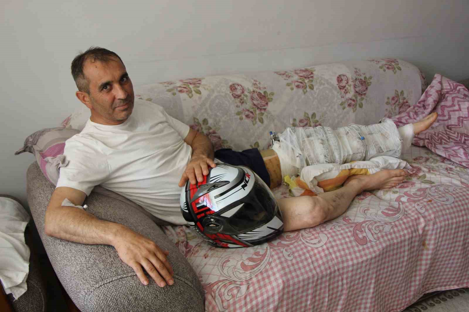 Otomobille çarpışan motosikletin sürücüsü havada takla attı: 