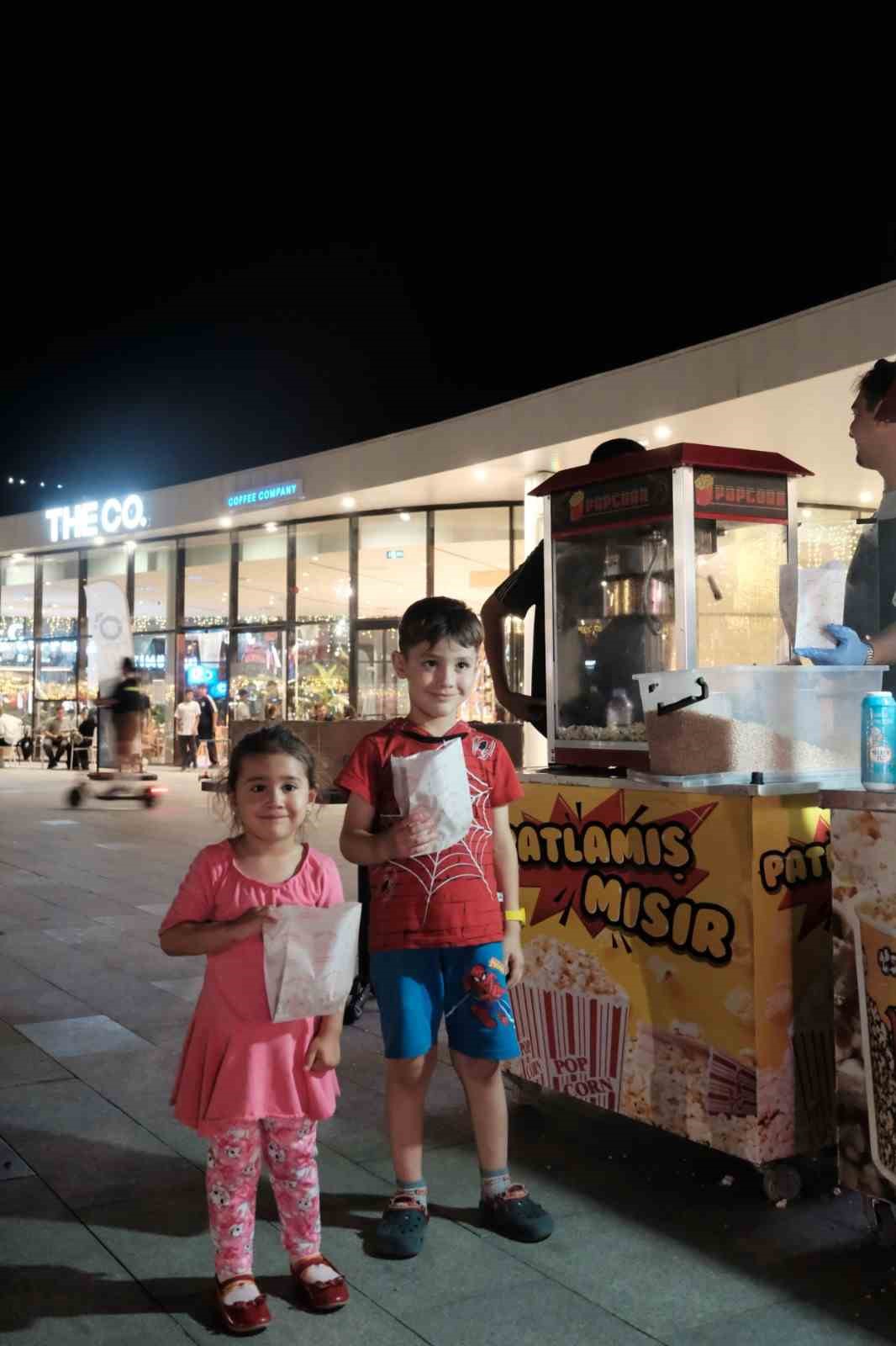 Milli İrade Meydanı’nda sinema keyfi 