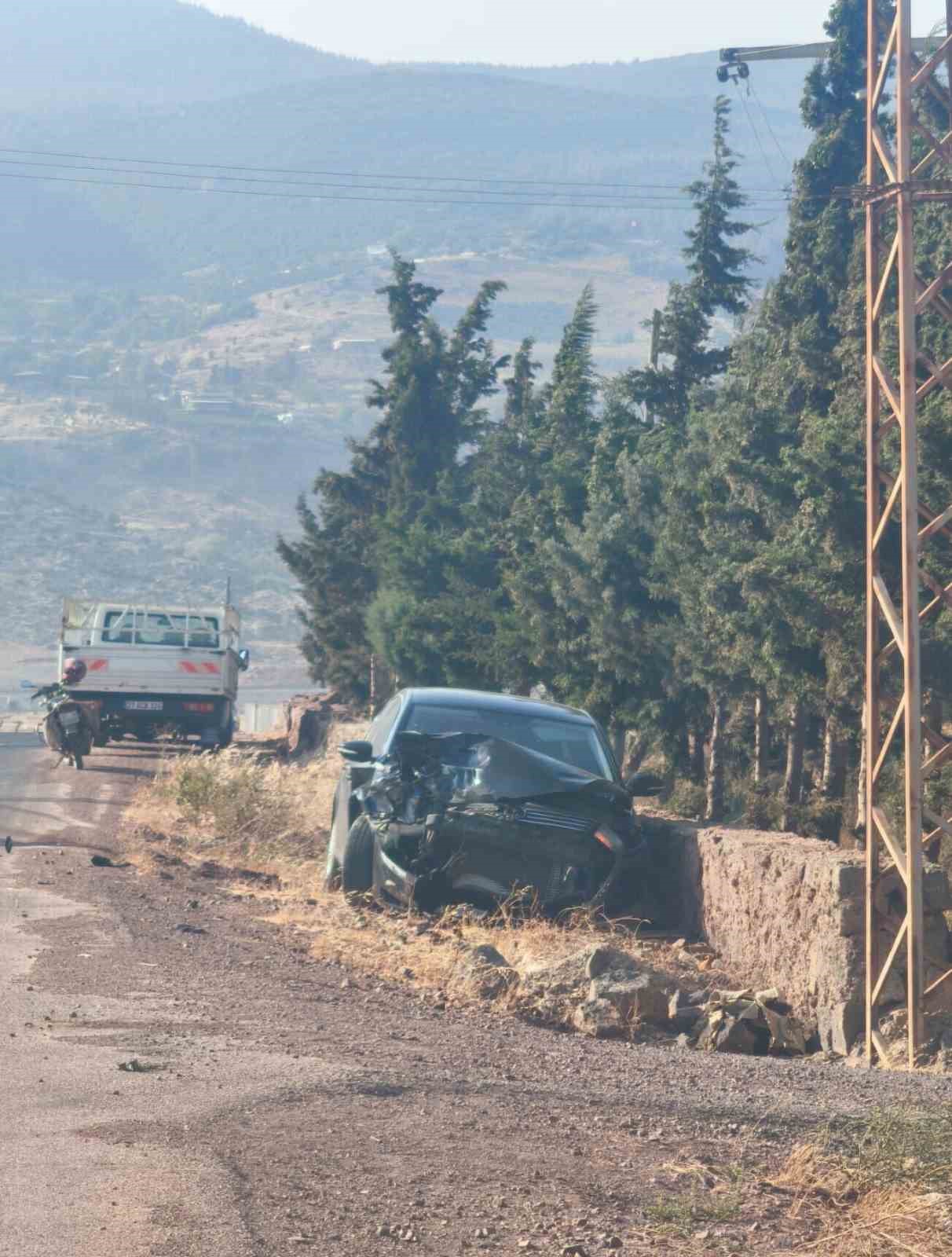 Gaziantep’te iki otomobilin karıştığı kazada 4 kişi yaralandı 