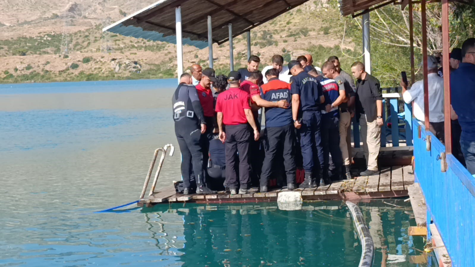 Yeğeninin düşen terliğini almak için baraj gölüne giren çocuktan acı haber 
