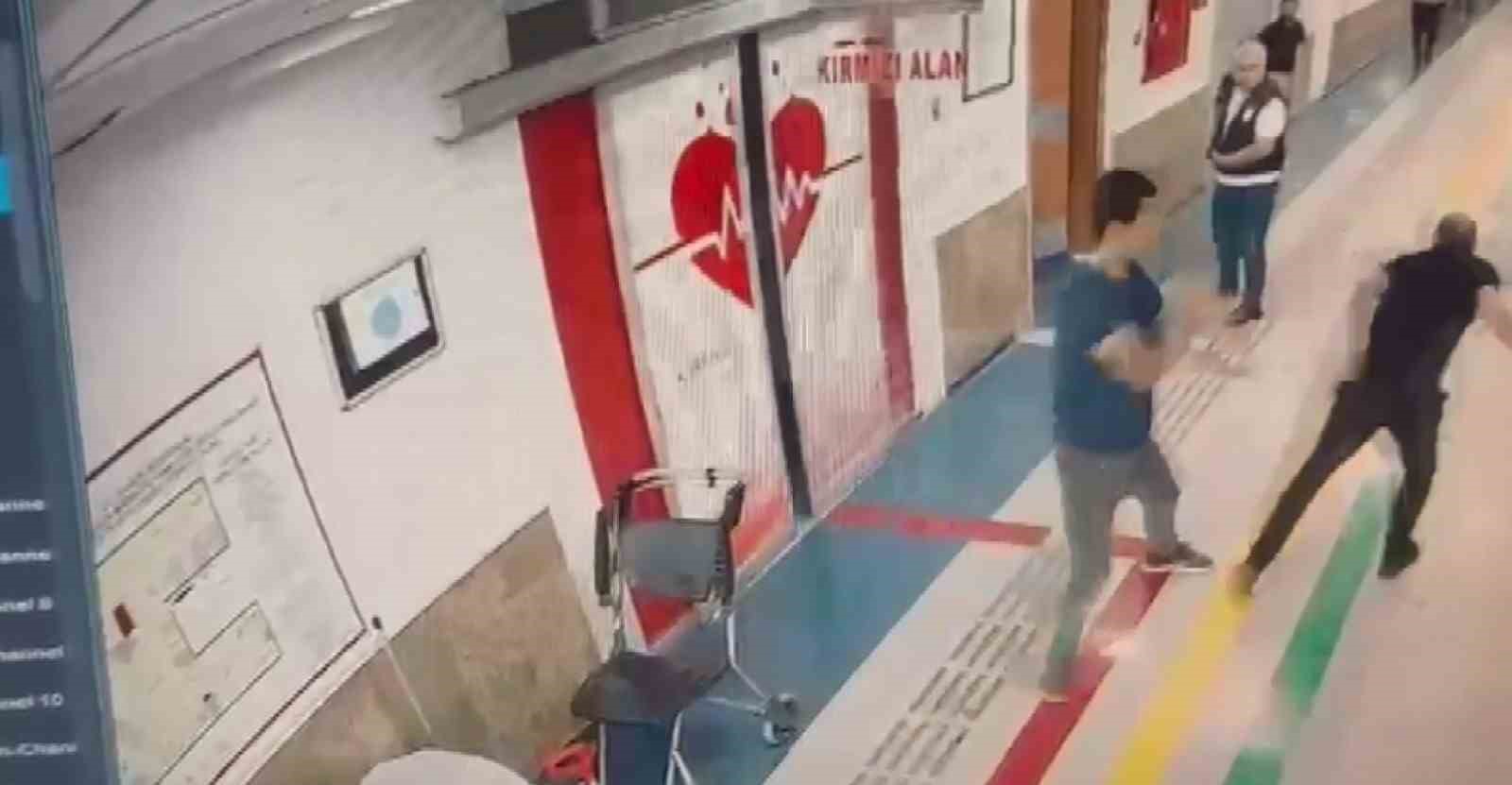 Hastanedeki bıçaklı saldırı kamerada 
