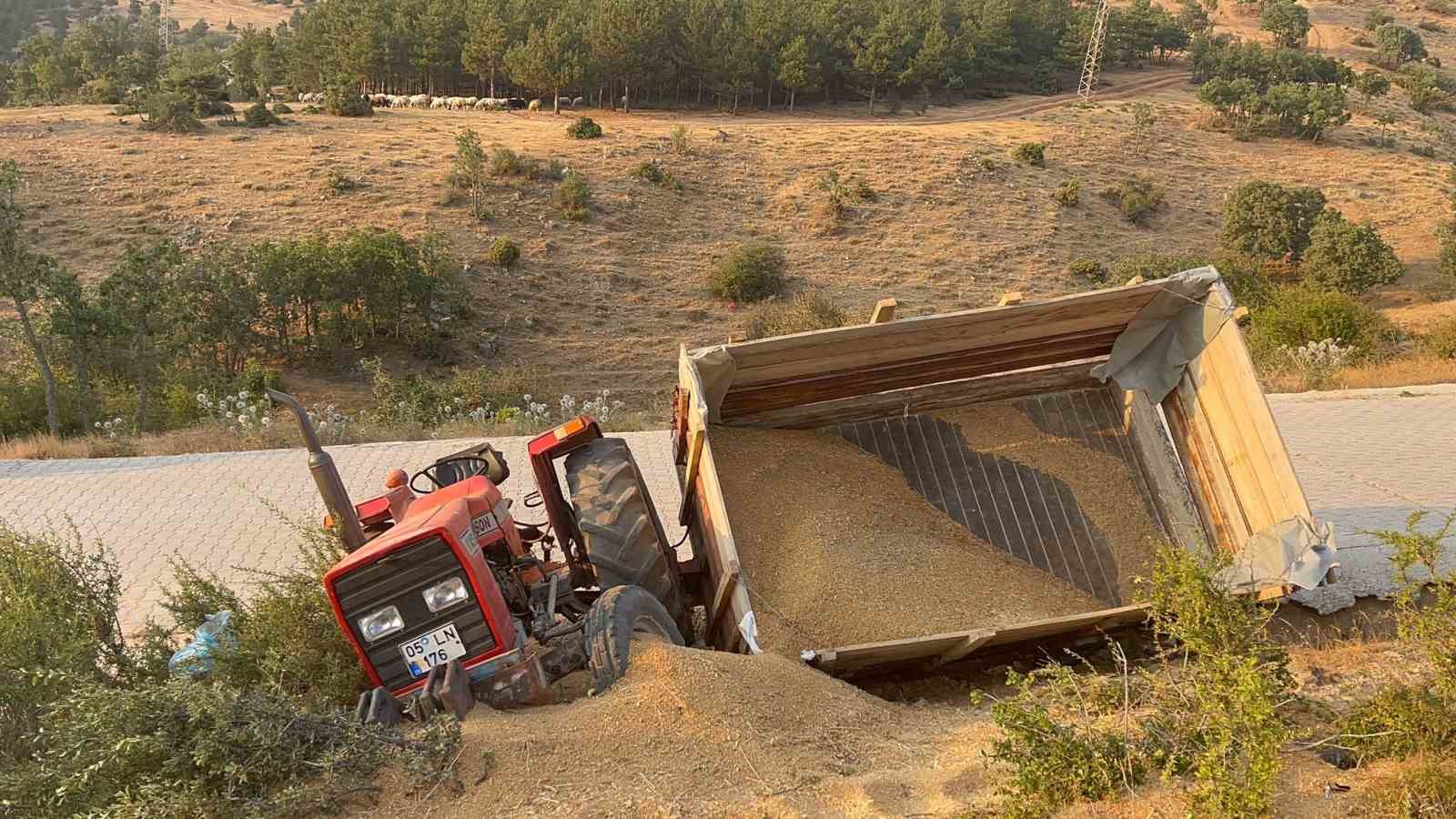 Traktör altında kalan sürücü hayatını kaybetti 
