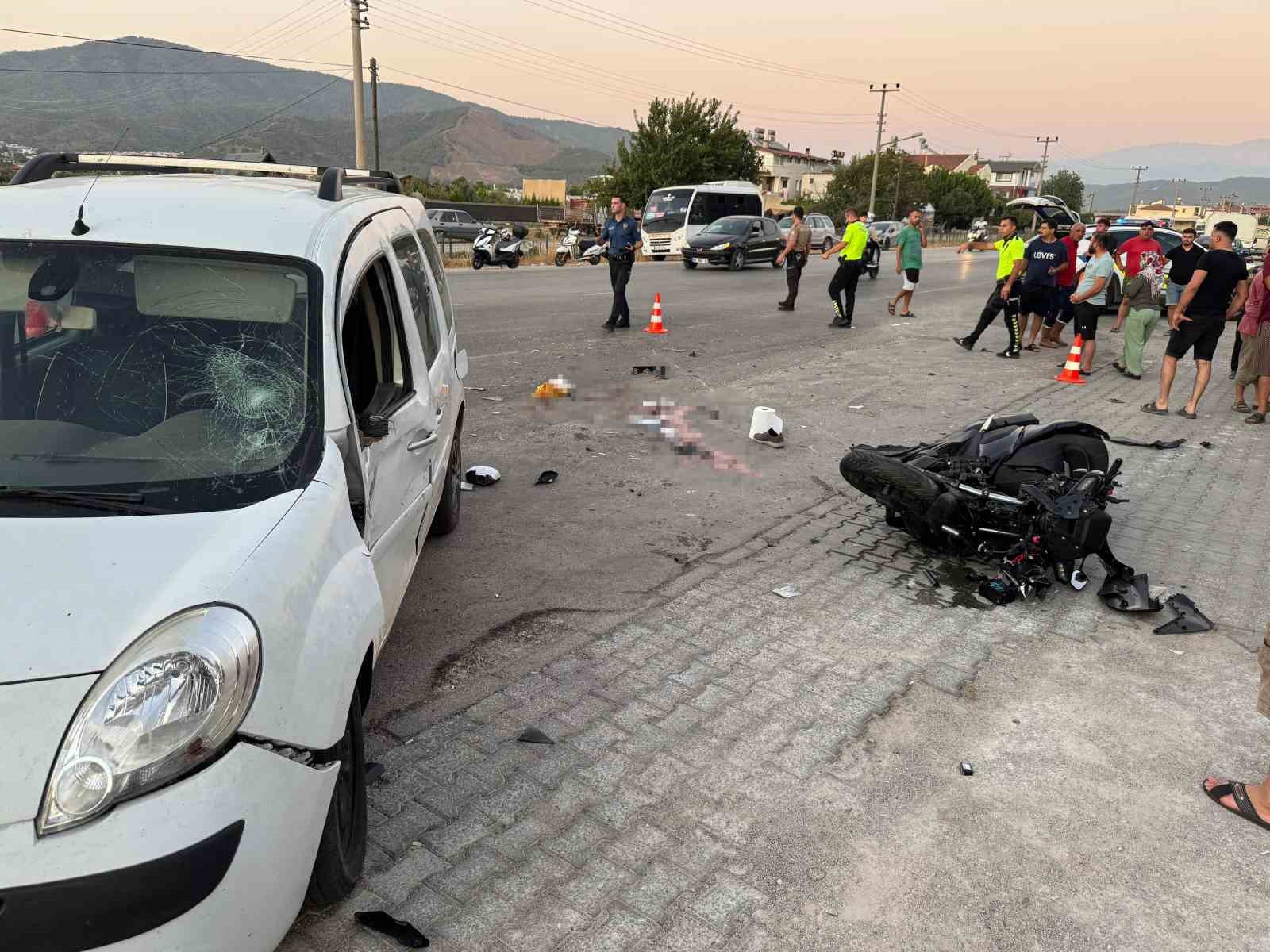 Fethiye’de motosiklet ile hafif ticari araç çarpıştı: 1 ölü 