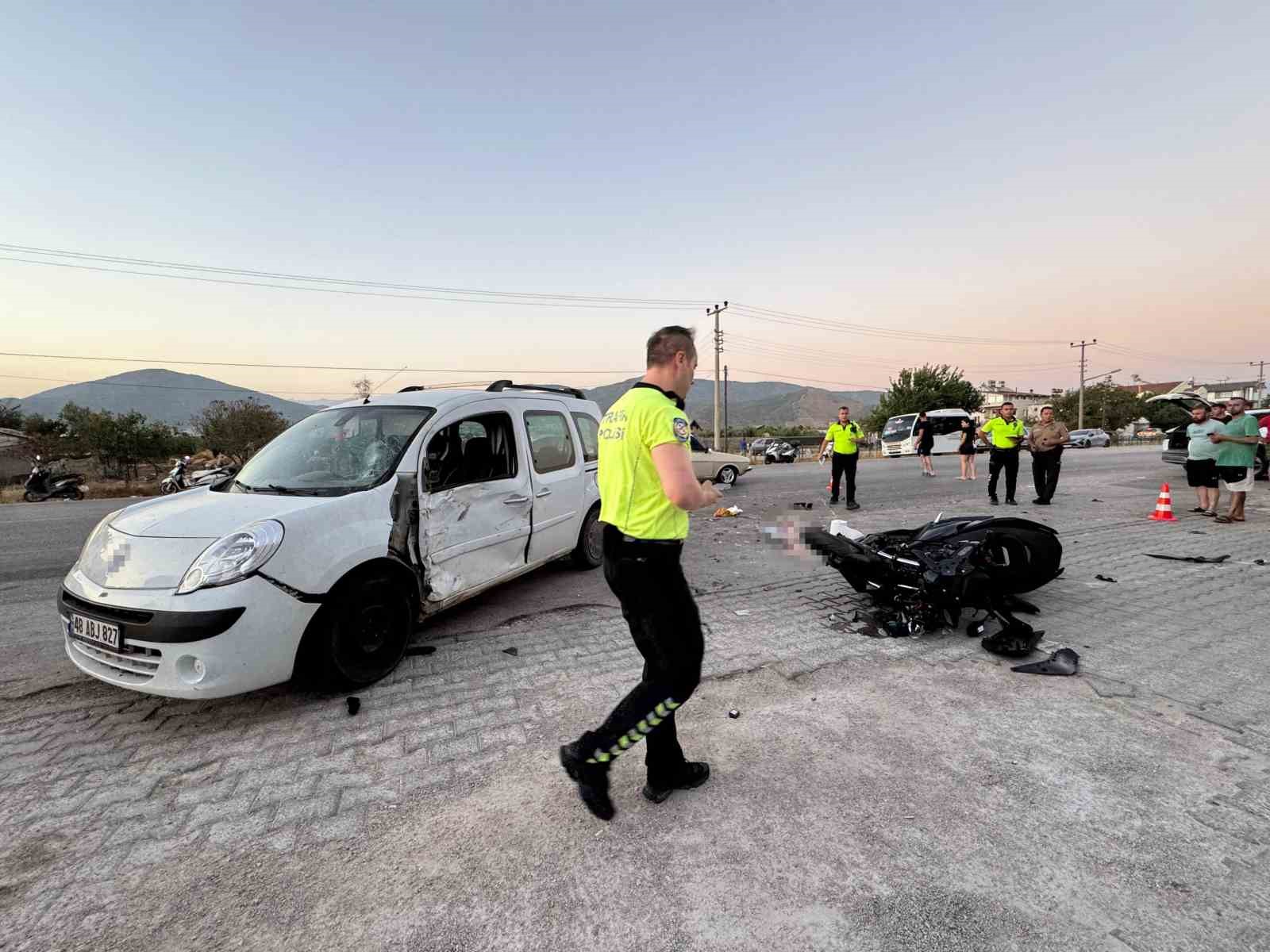 Fethiye’de motosiklet ile hafif ticari araç çarpıştı: 1 ölü 