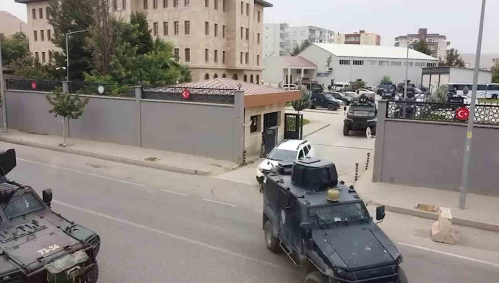 Şırnak’ta kaçakçılık operasyonu: Ev ve iş yerlerinden cephanelik çıktı 