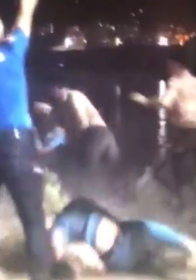 Şırnak’ta mahalle bekçileri ile bir grubun yumruklu kavgası kamerada 