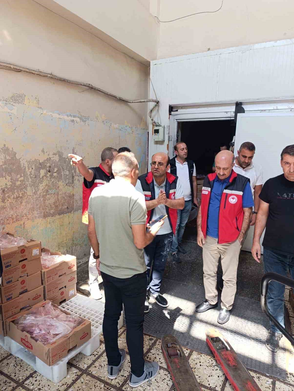 Diyarbakır’da 4 işletmeye ceza, bin 527 kilo ürün imha edildi 