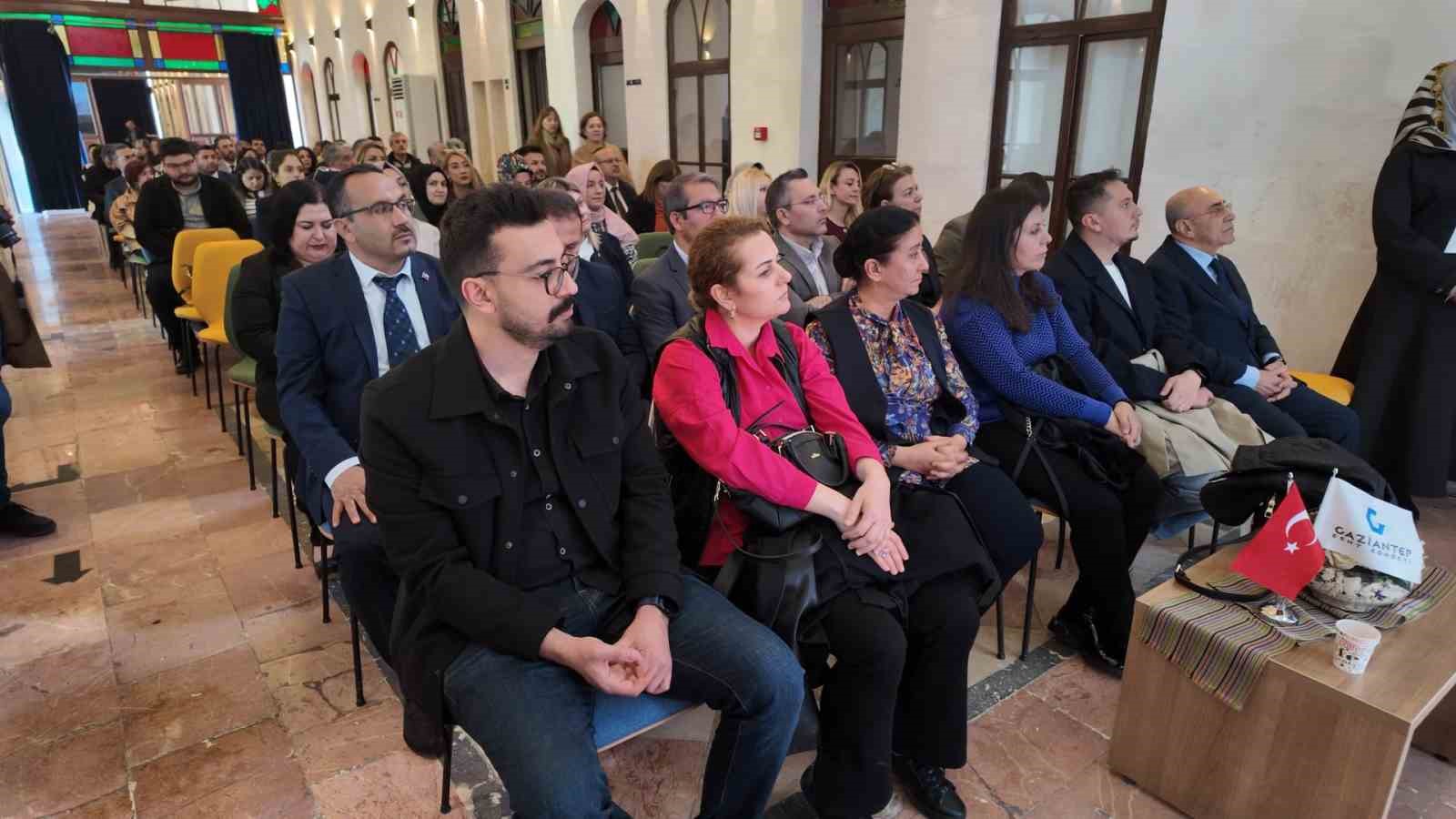Gaziantep’te ’Eğitimcilerin Yerel Yönetimden Beklentileri’ Çalıştayı düzenlendi 