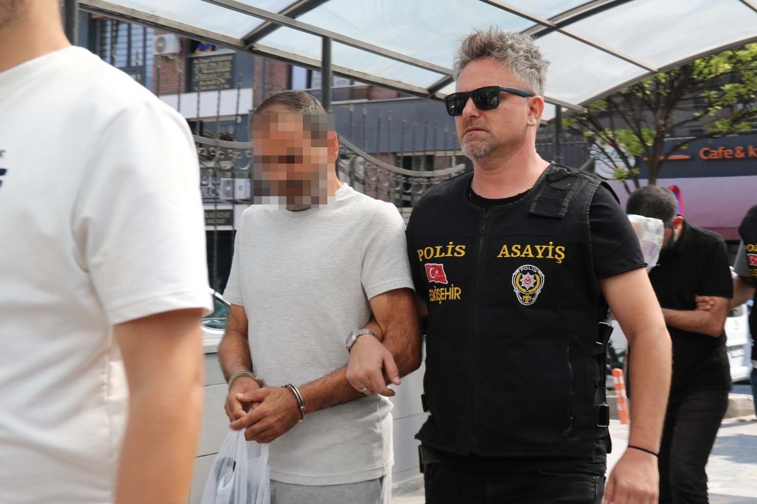 Dublör kullanarak arsa dolandırıcılığı yapan şüphelilere operasyon 