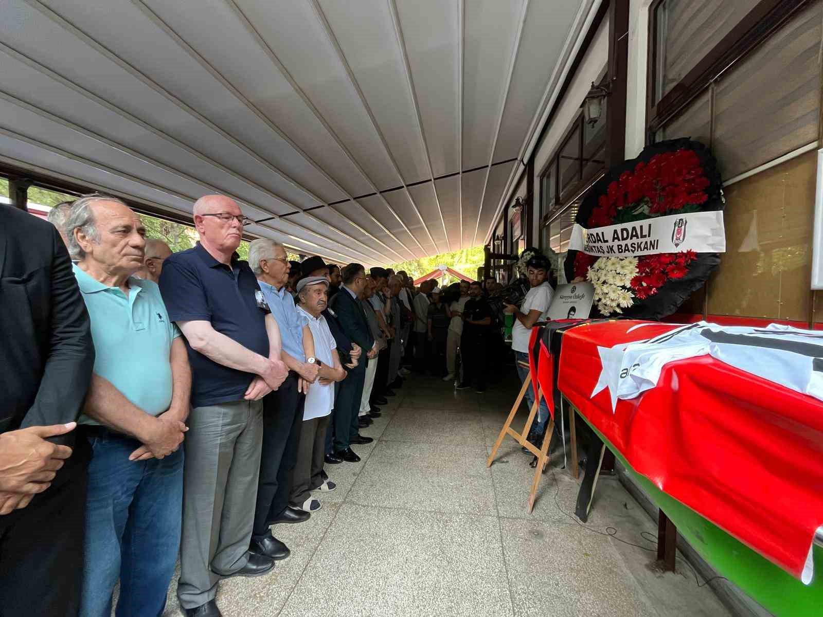 Eskişehirspor’un efsane ismi Süreyya Özkefe son yolculuğuna uğurlandı 