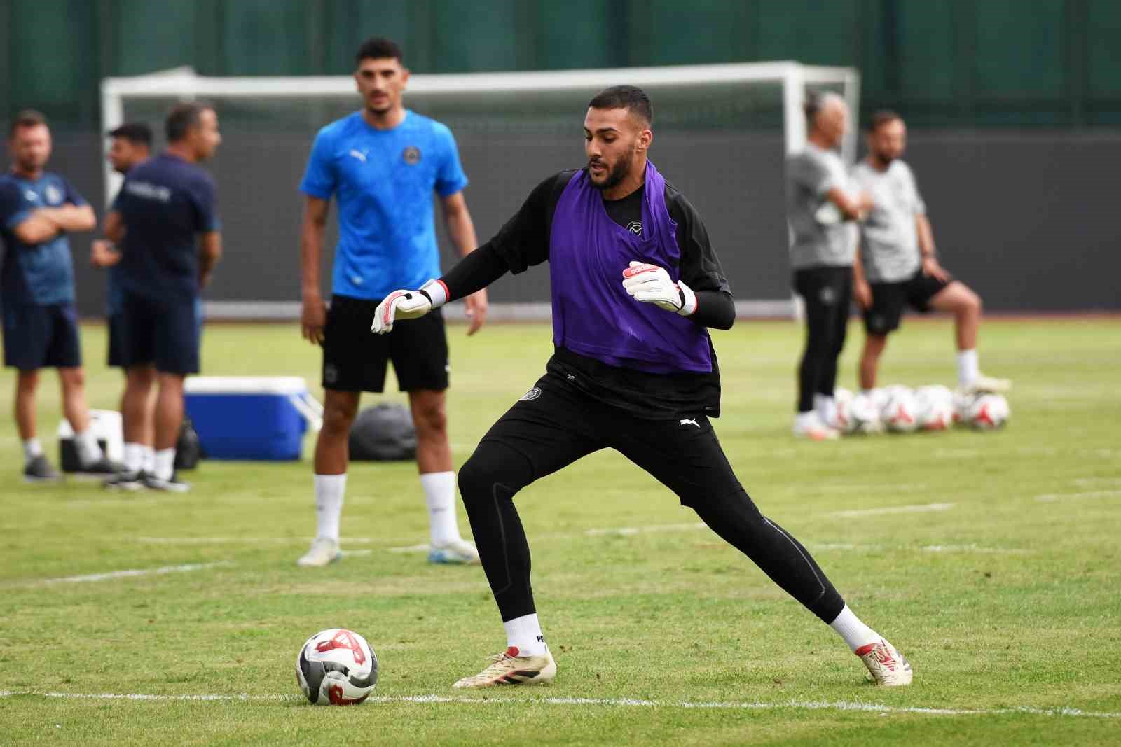 Manisa FK, Ümraniyespor hazırlıklarına başladı 