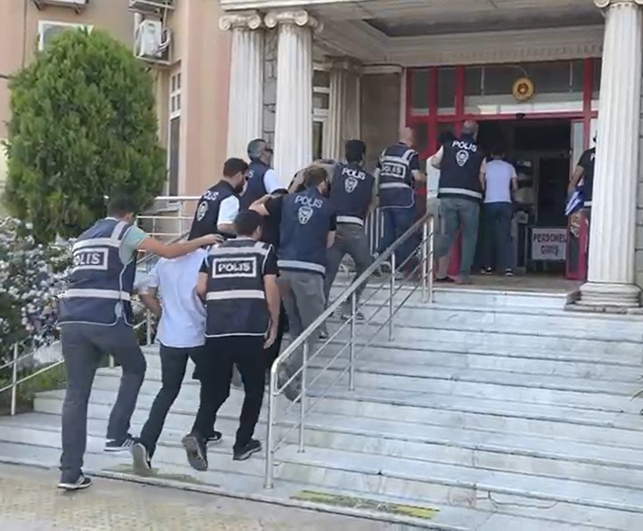 Polis sahte MİT’çilere geçit vermedi: 4 kişi tutuklandı 