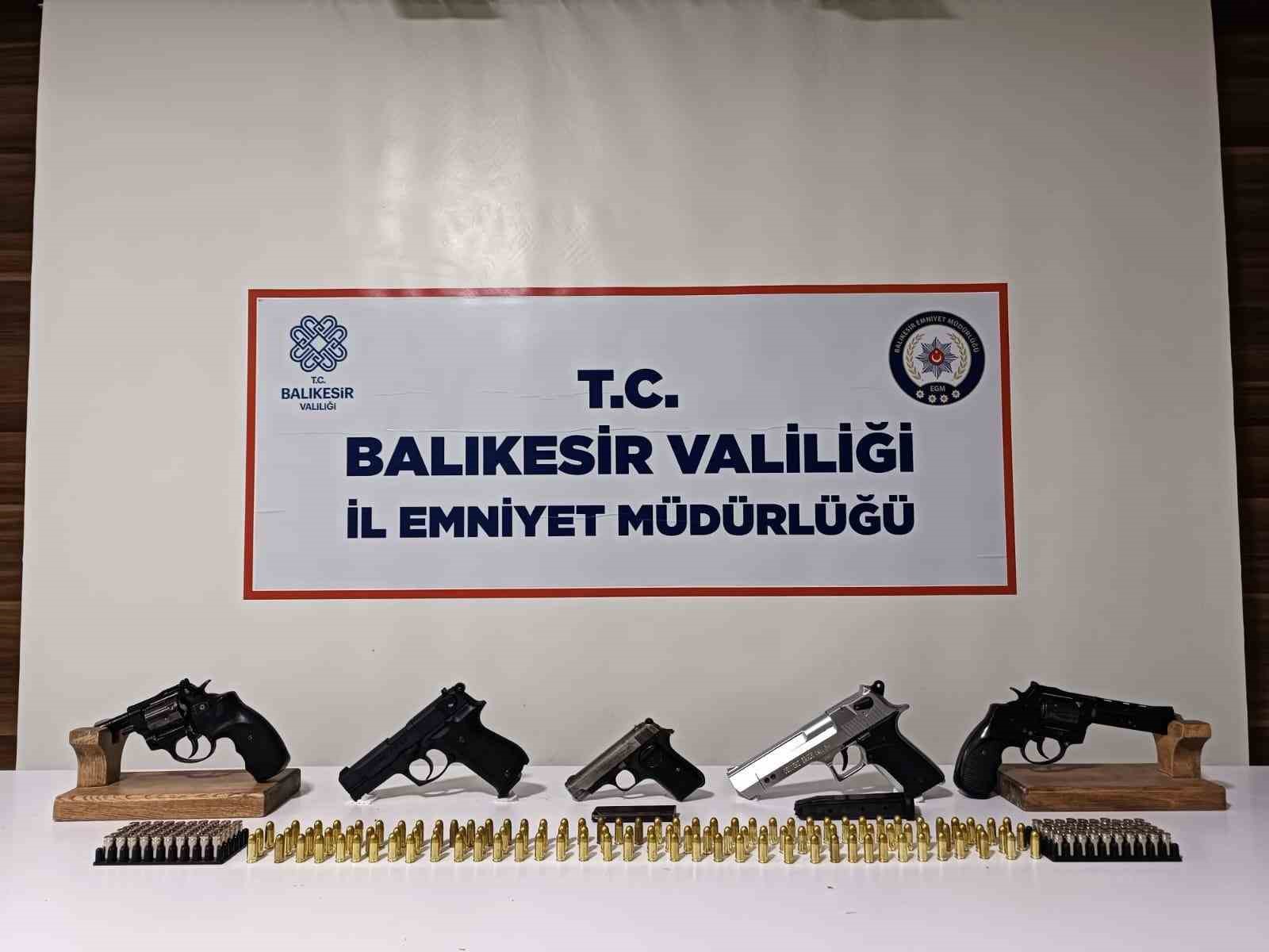 Bandırma’da ruhsatsız silah operasyonu