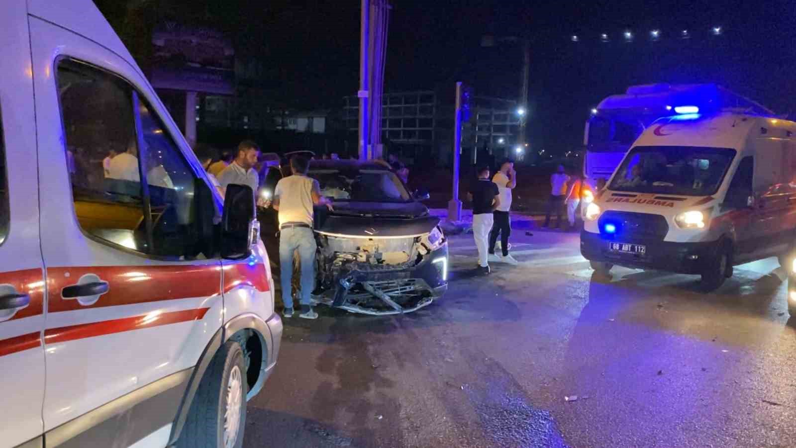 Aksaray’da iki araç çarpıştı: 7 yaralı 