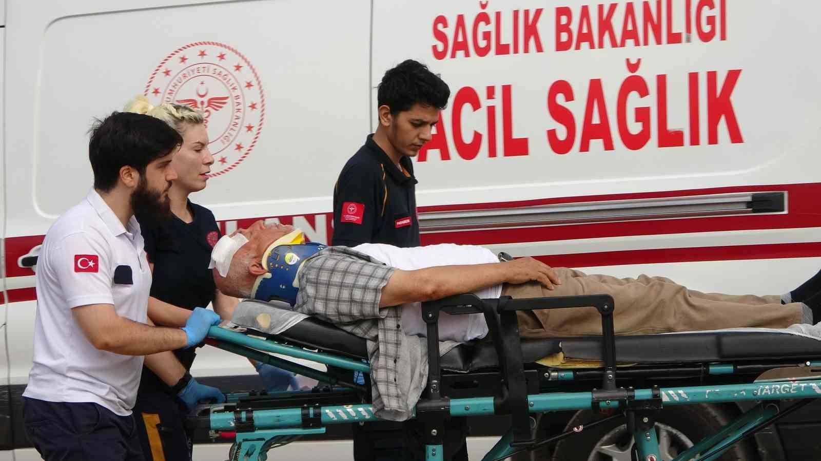 Kocaeli’de otomobiller çarpıştı: 2’si çocuk 8 yaralı 