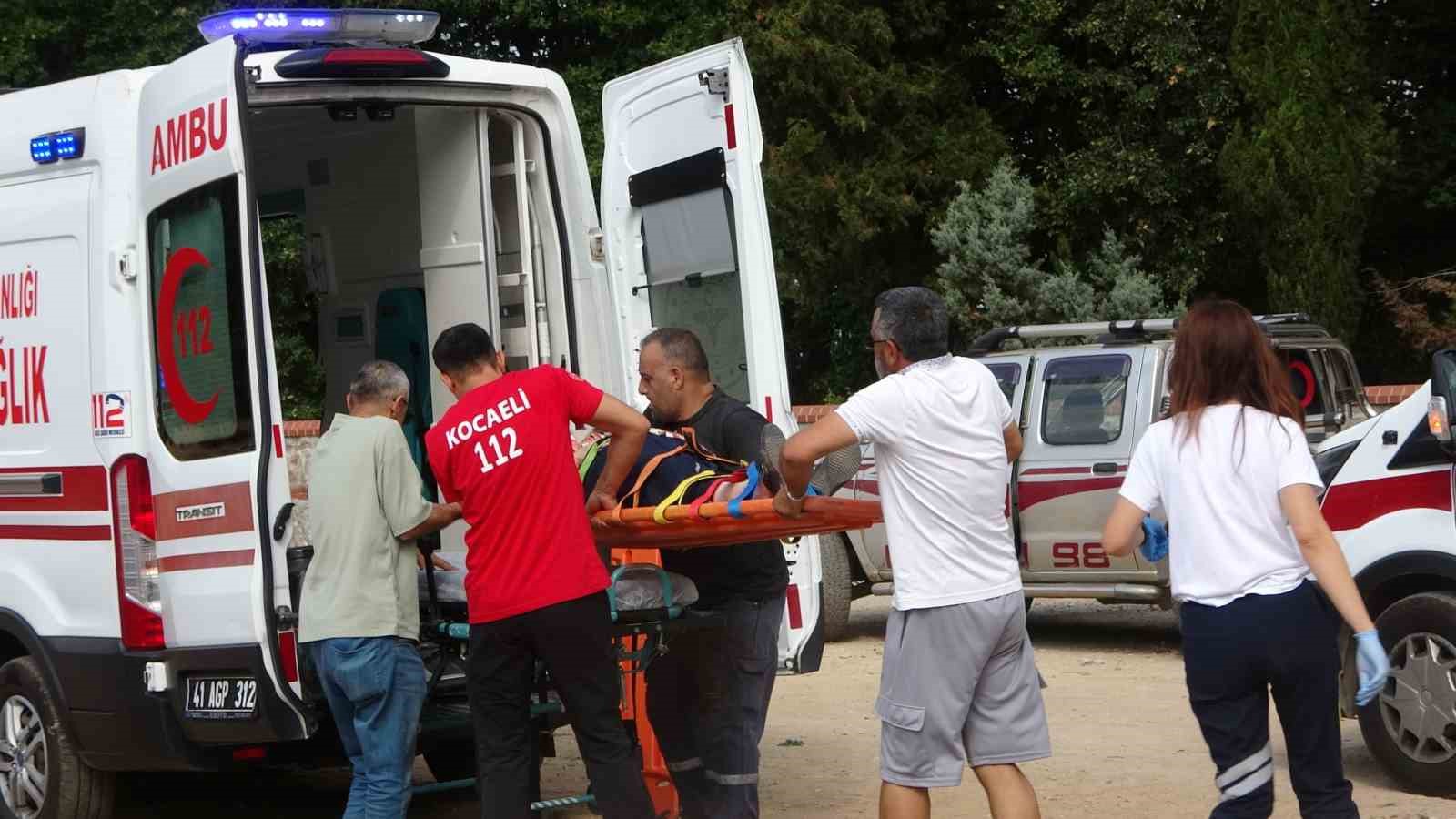 Kocaeli’de otomobiller çarpıştı: 2’si çocuk 8 yaralı 