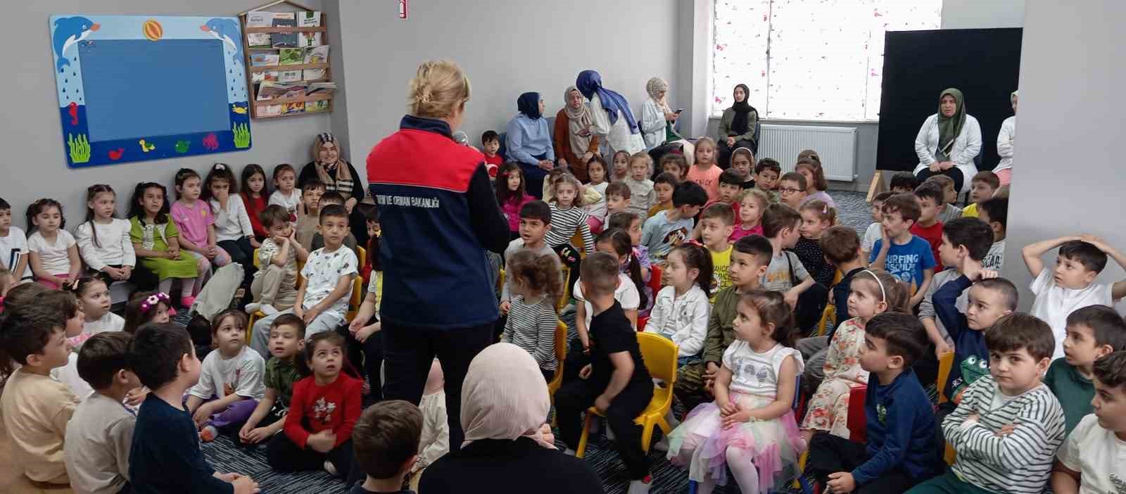 Öğrencilerine su verimliliği eğitimi 